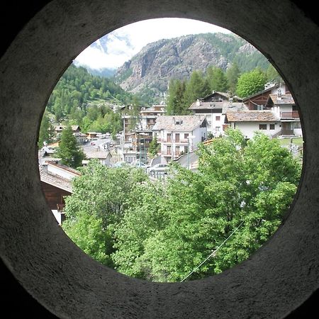 Apartamento "Lo Mequio De Emilie" 2 Passi Da Centro E Piste Valtournenche Exterior foto