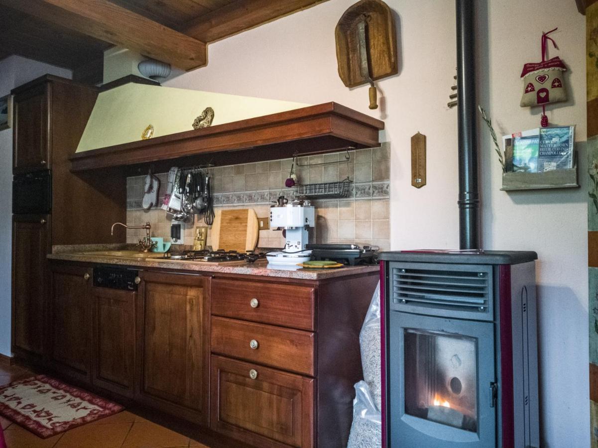 Apartamento "Lo Mequio De Emilie" 2 Passi Da Centro E Piste Valtournenche Exterior foto
